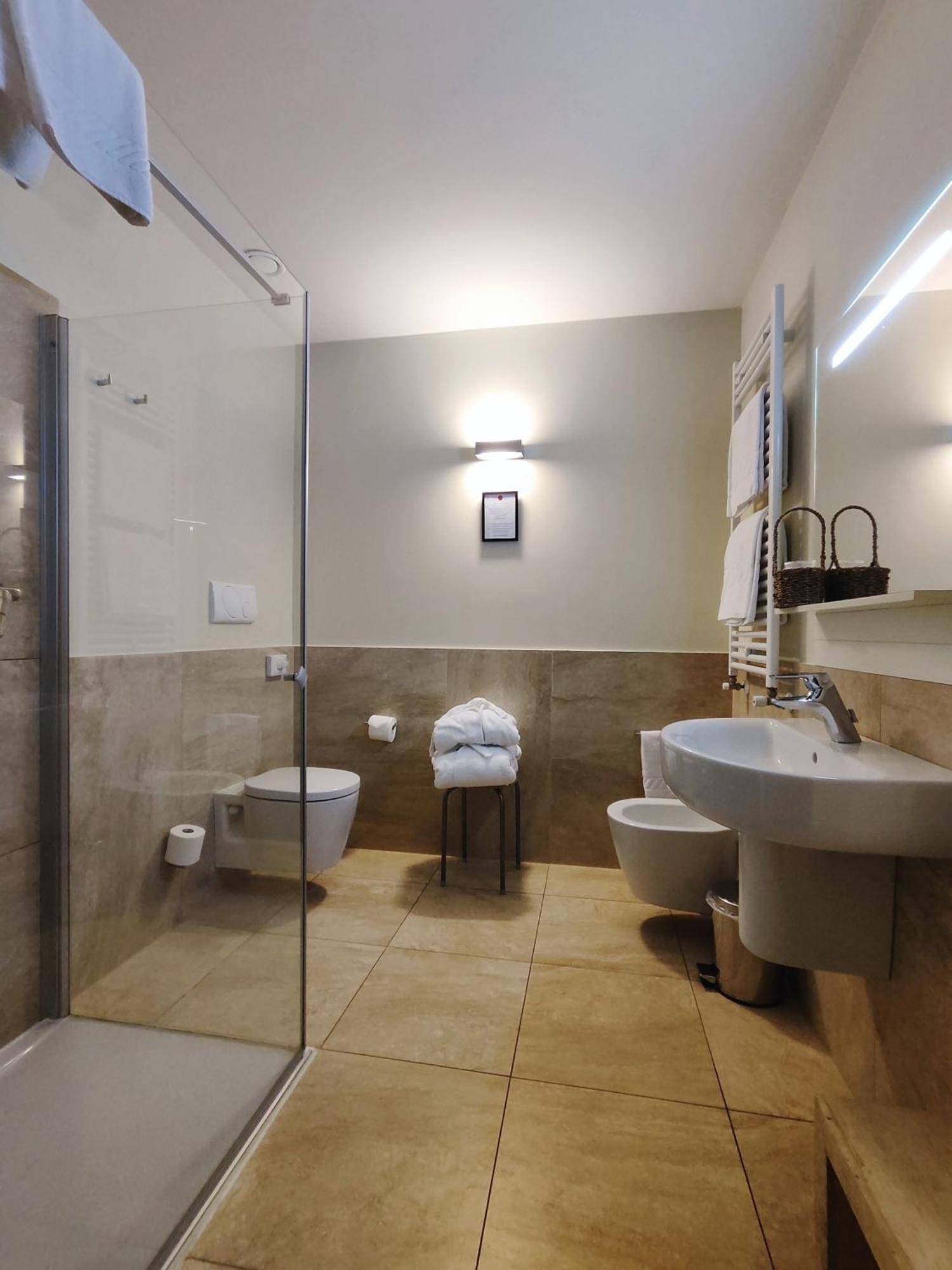 Villa Del Poggio Prosecco Bike Hotel San Pietro Di Feletto Eksteriør billede