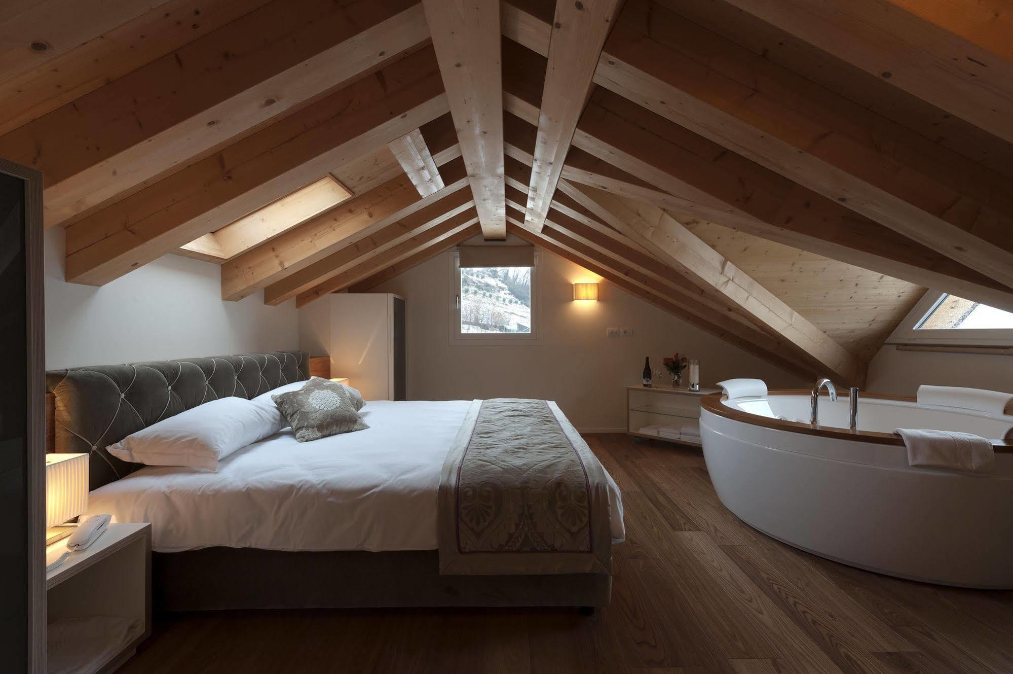 Villa Del Poggio Prosecco Bike Hotel San Pietro Di Feletto Eksteriør billede