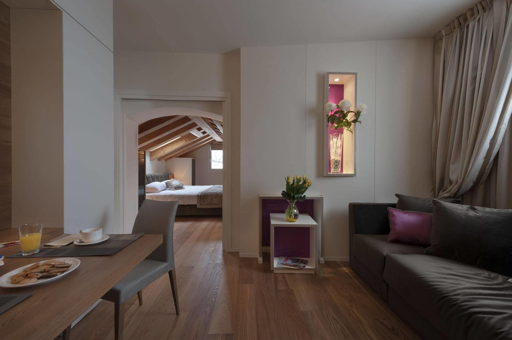 Villa Del Poggio Prosecco Bike Hotel San Pietro Di Feletto Eksteriør billede