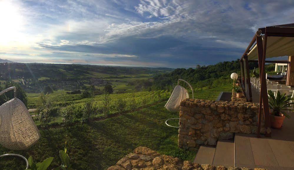 Villa Del Poggio Prosecco Bike Hotel San Pietro Di Feletto Eksteriør billede